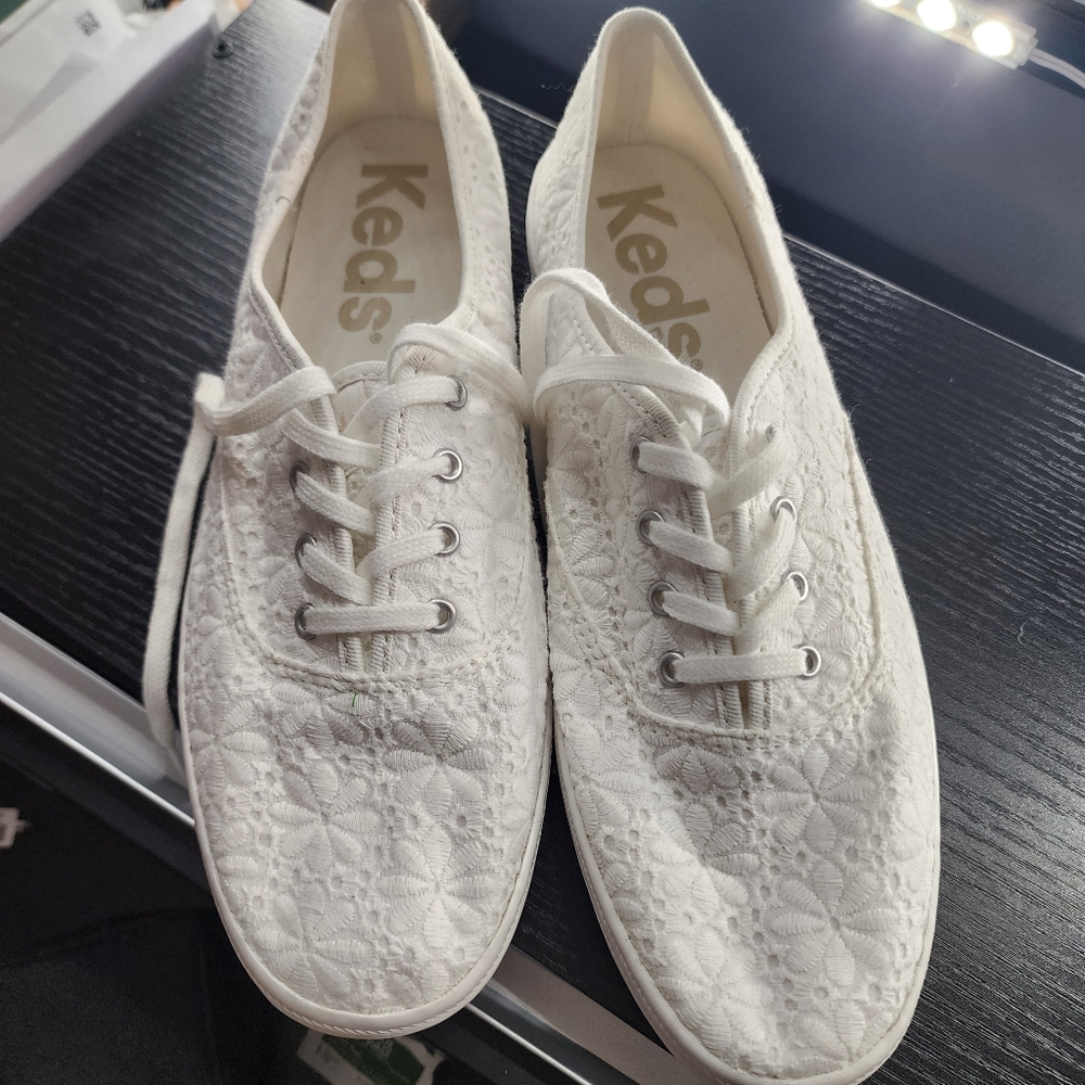 NWOT Keds Champion Festival Eyelet Lace Up Sneakers - Size 9.5 - Picture 2 of 10